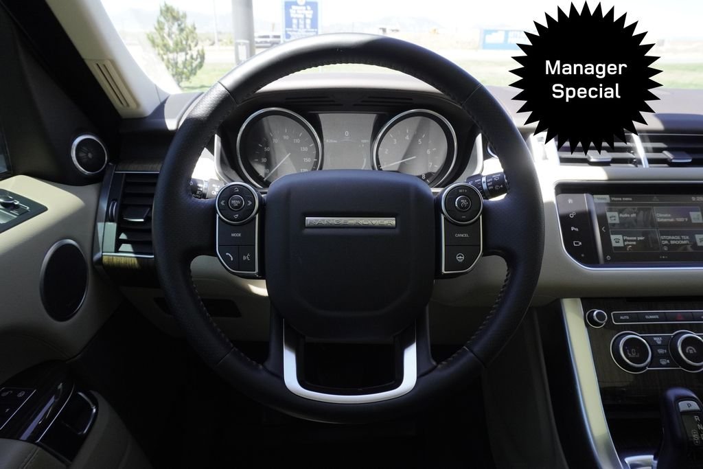 Used 2016 White Land Rover 3.0L V6 Supercharged HSE image 10