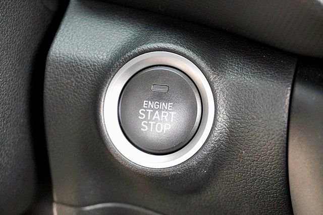 Used 2023 White Hyundai SEL image 28