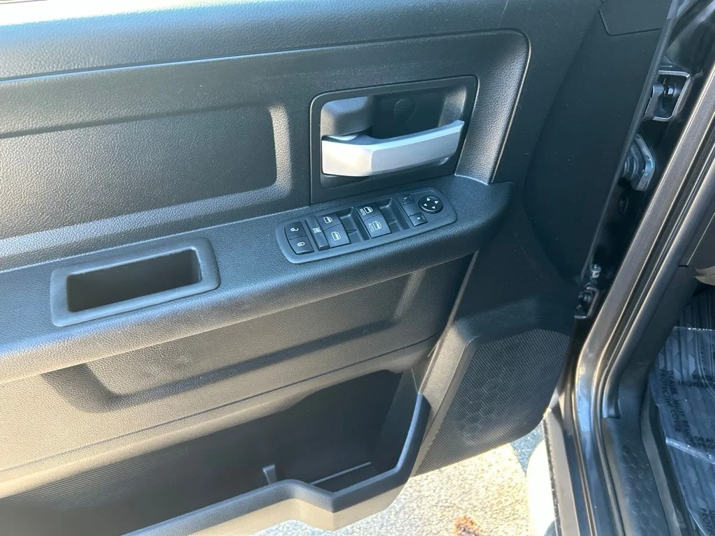 Used 2019 Gray Ram Tradesman image 15