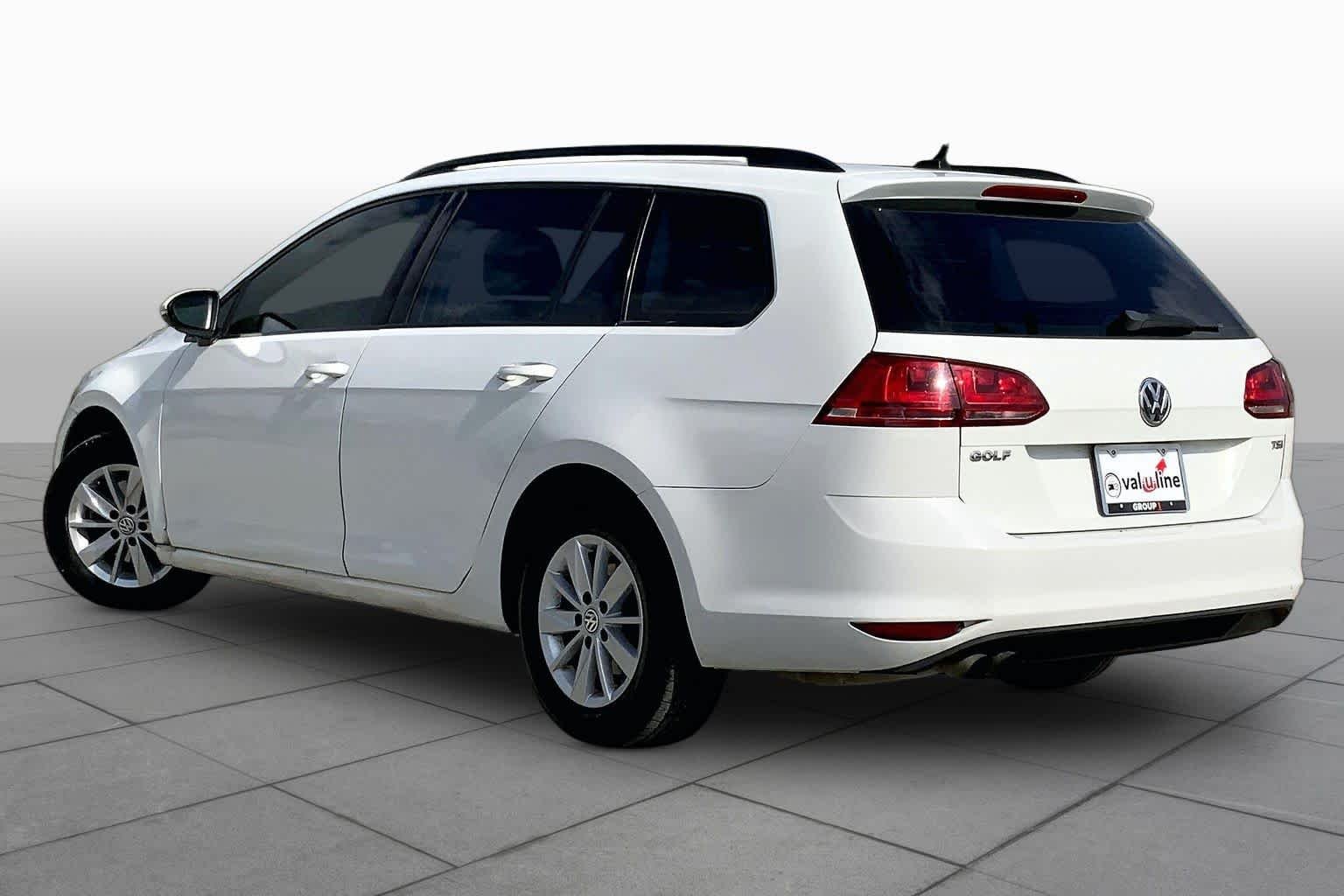 Used 2015 Pure White Volkswagen TSI S image 12