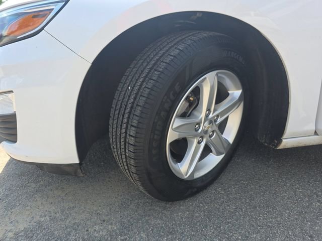 Used 2023 White Chevrolet LS image 31