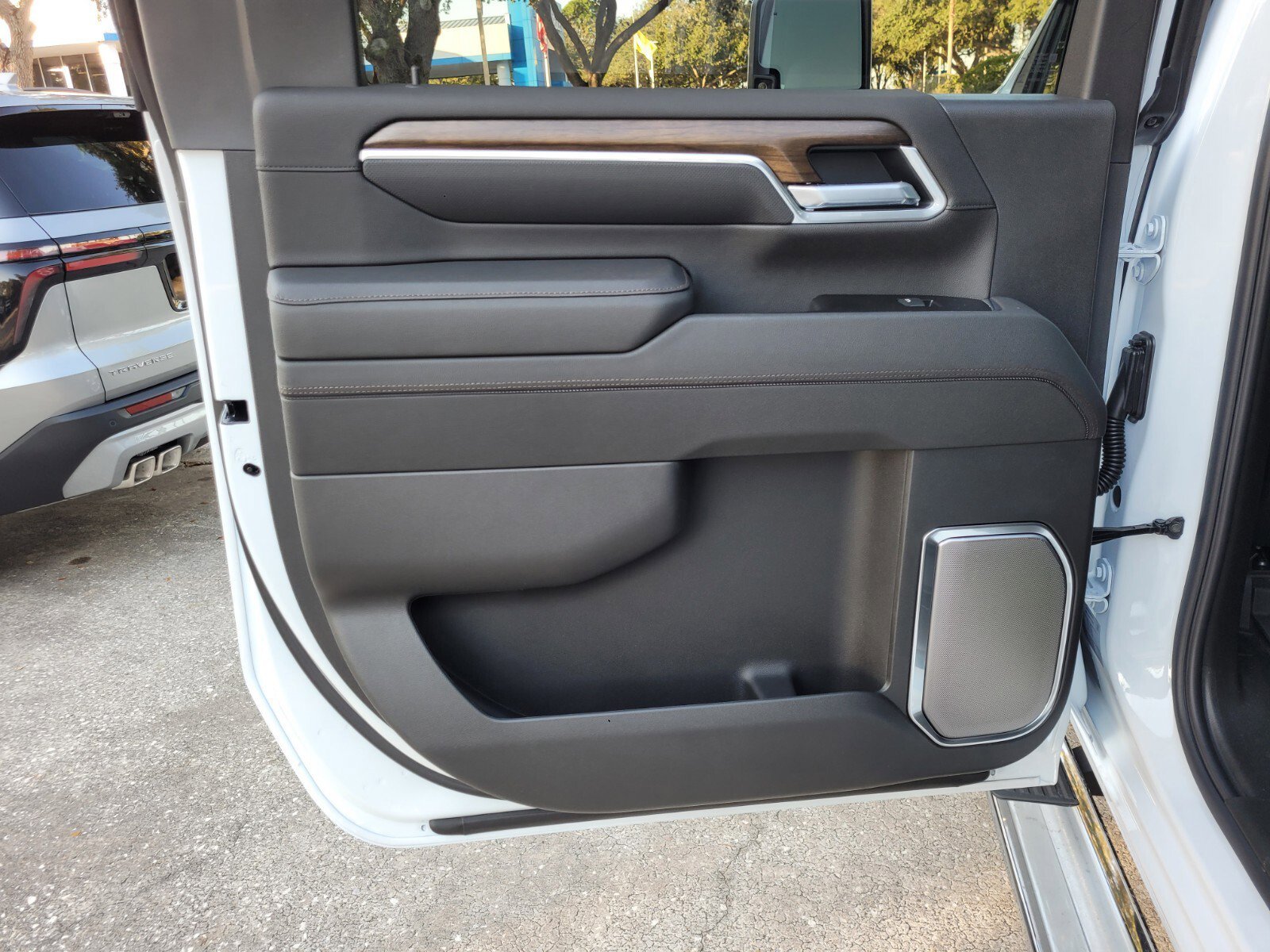 New 2026 Polar White Tricoat Chevrolet High Country image 23