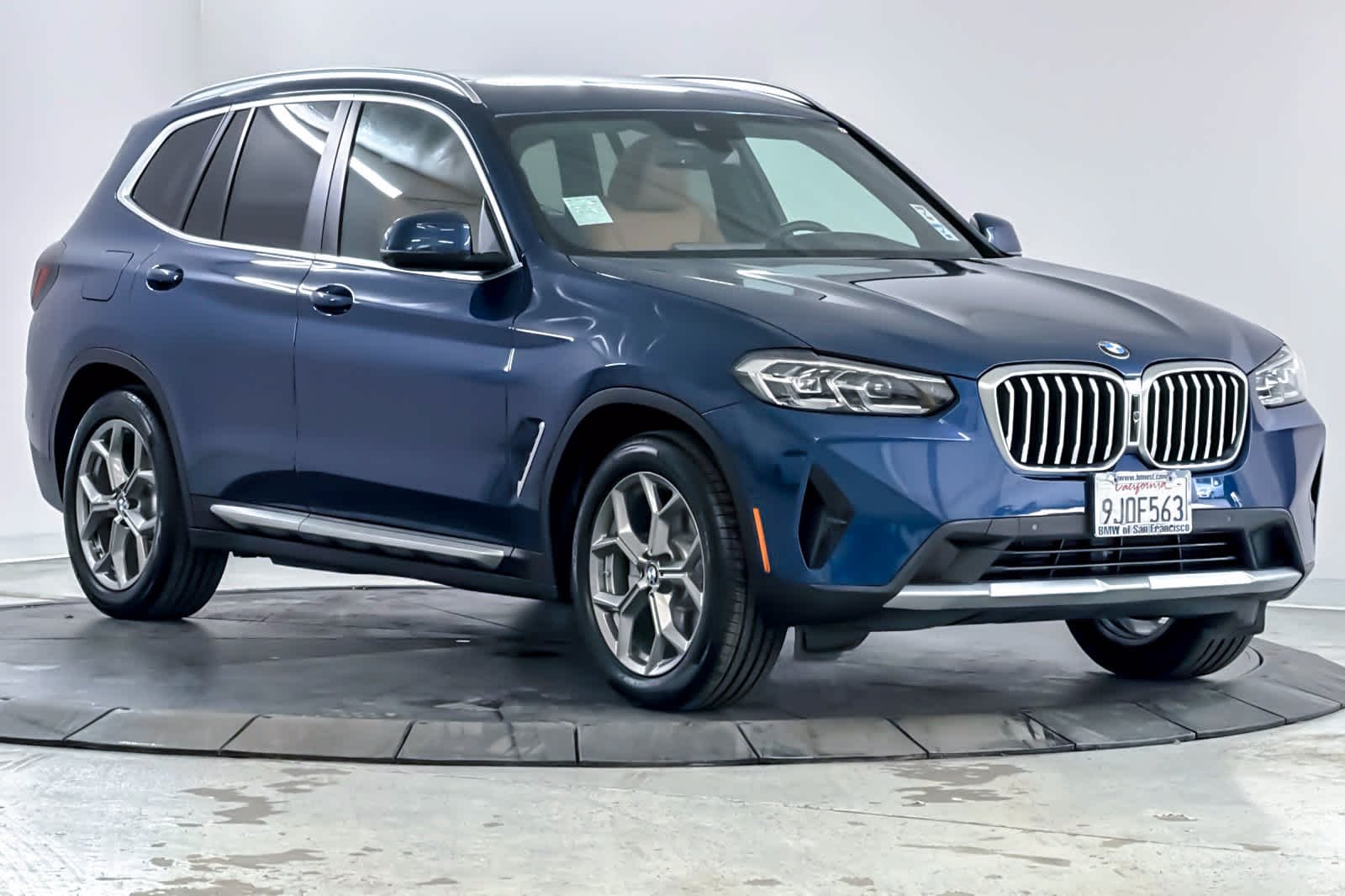 Used 2024 Phytonic Blue Metallic BMW sDrive30i image 9
