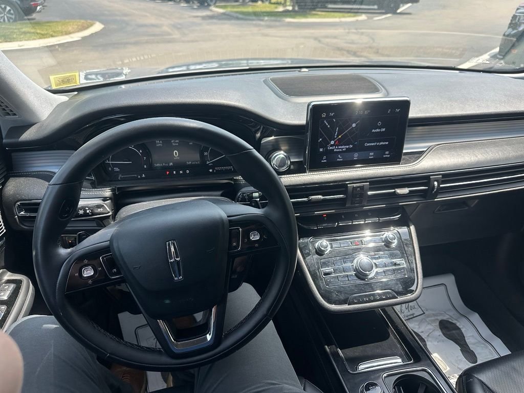 Used 2022 Silver Lincoln Standard image 17