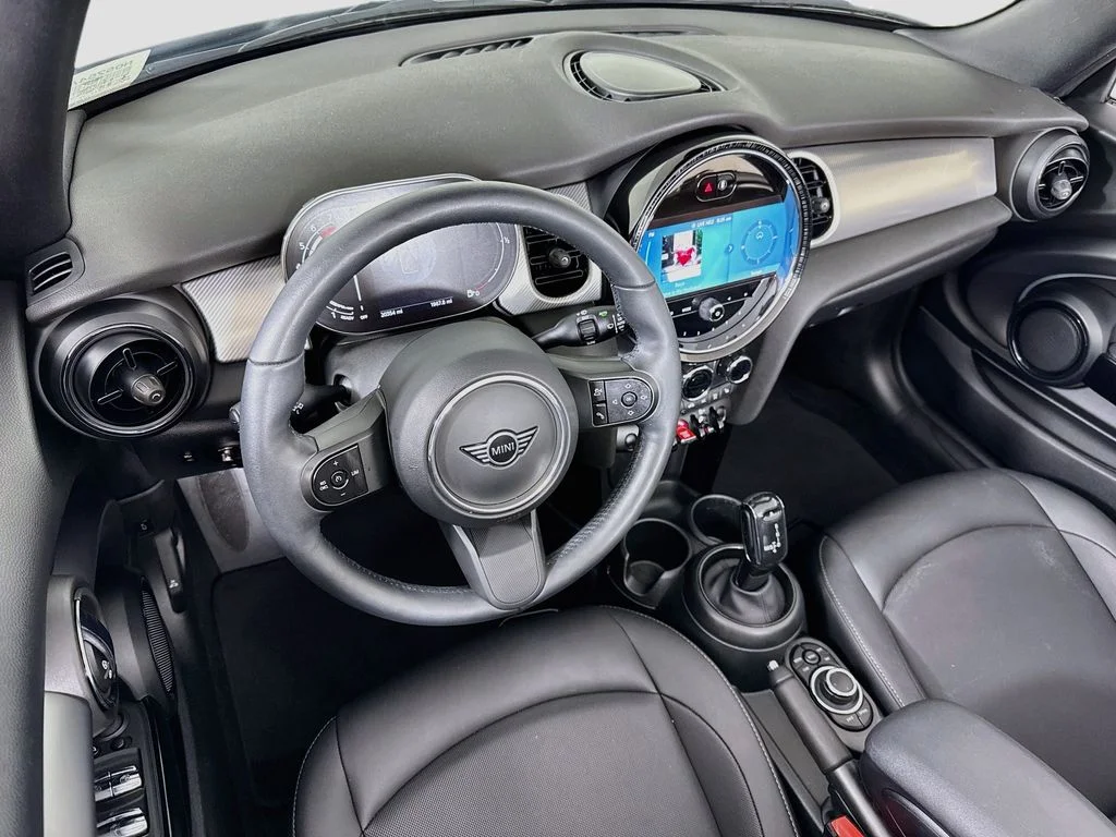 Certified Used 2024 Island Blue metallic MINI  image 9