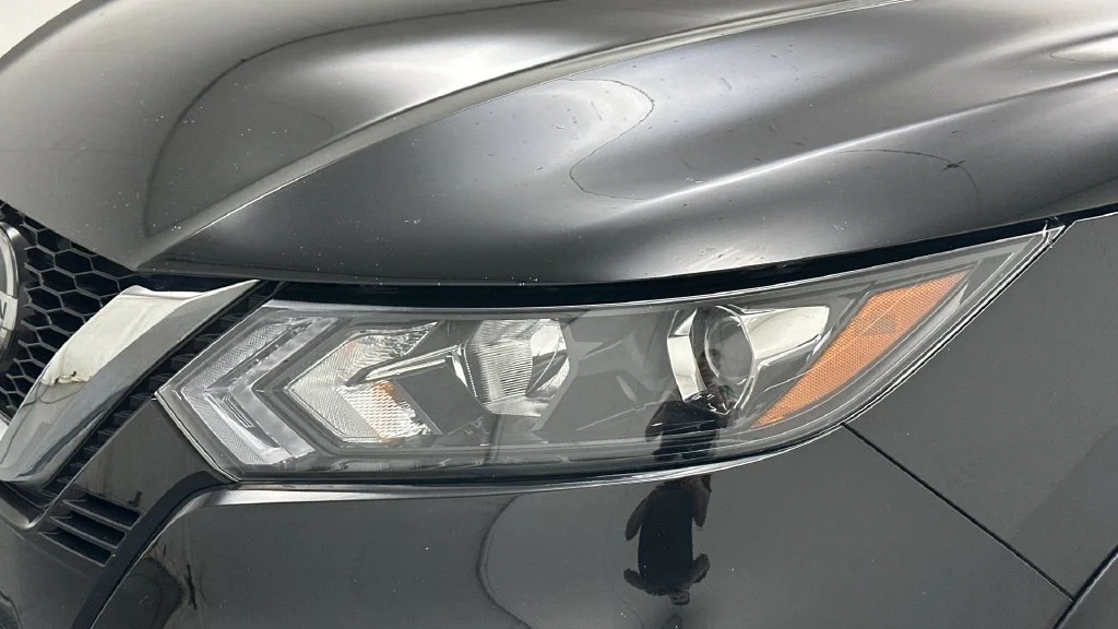 Used 2022 Black Nissan S image 21