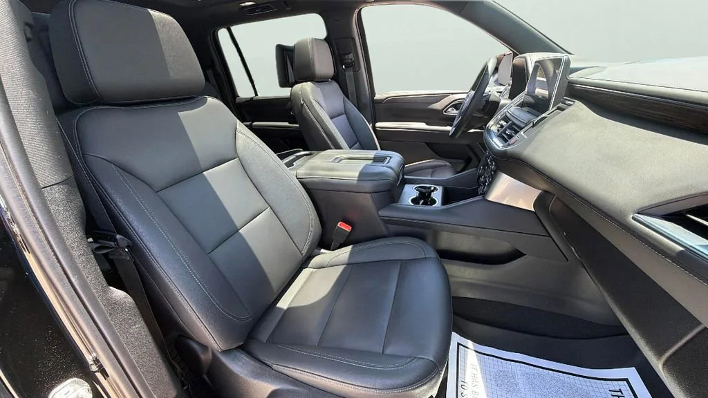 Used 2024 Black Chevrolet Z71 image 39