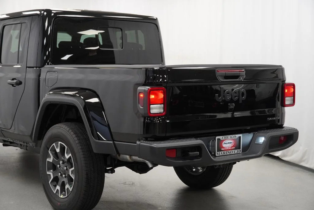 New 2026 Black Clear-Coat Exterior Paint Jeep Sahara image 12