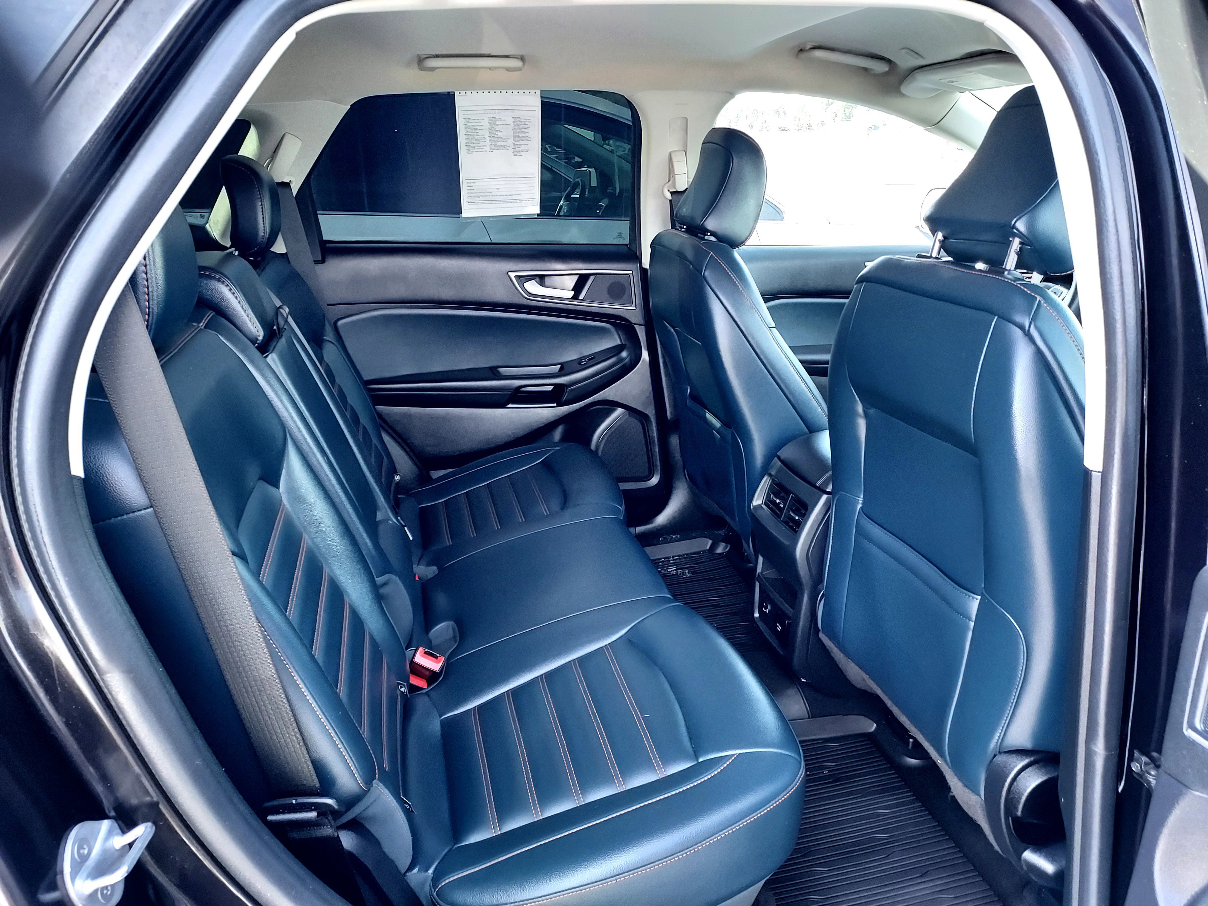 Used 2022 Black Ford SEL image 24