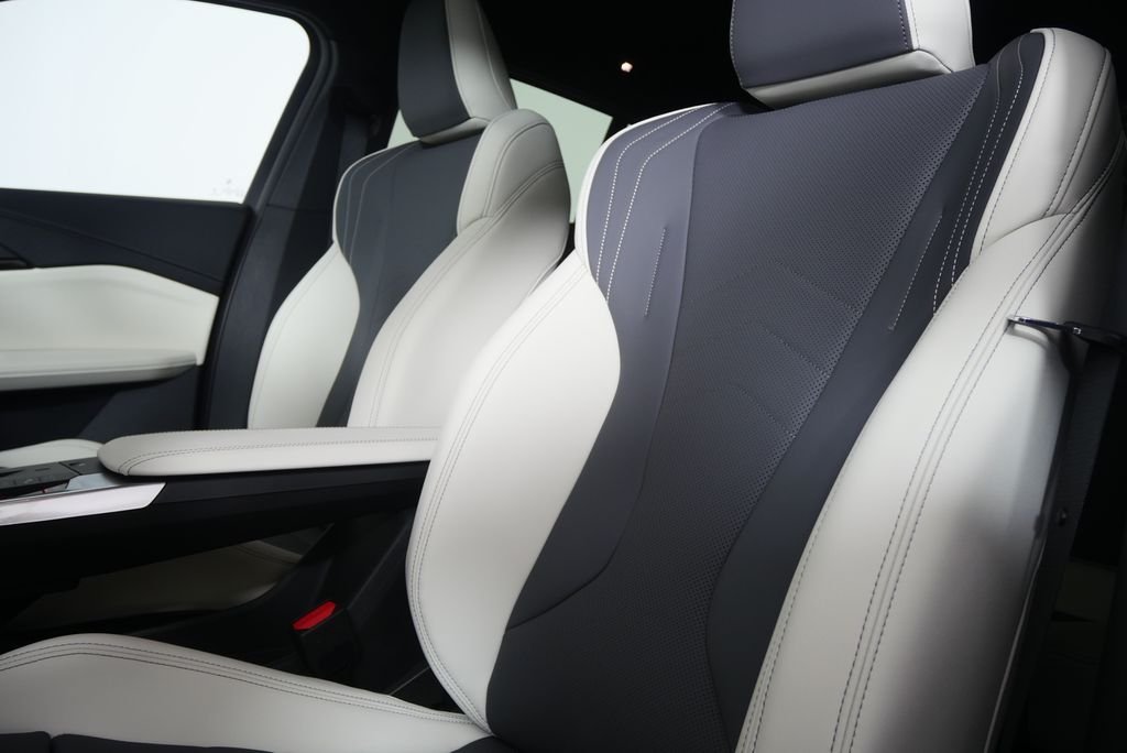 New 2026 Black Sapphire Metallic BMW xDrive28i image 10