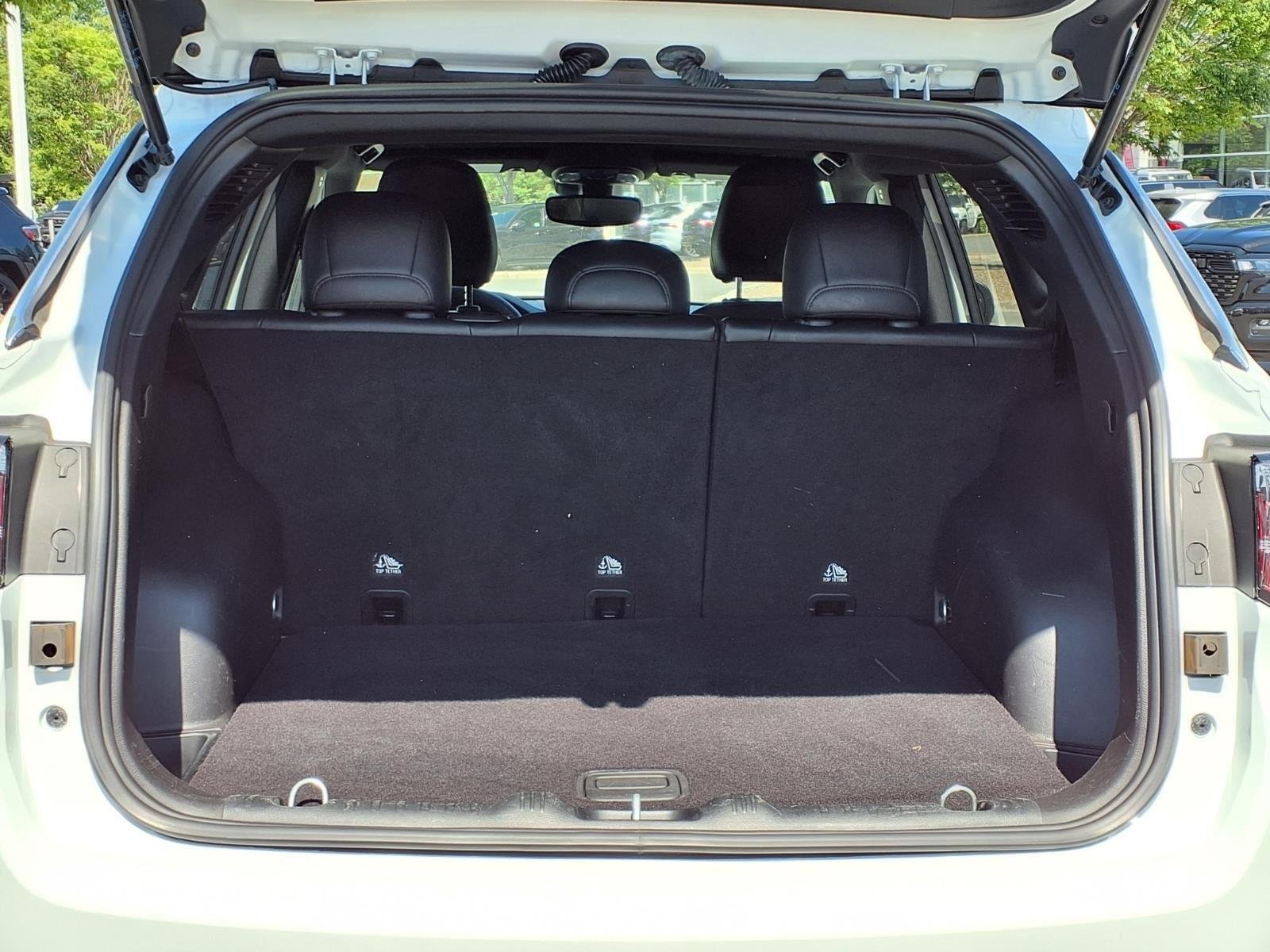 Used 2024 Bright White Clearcoat Jeep Latitude image 30