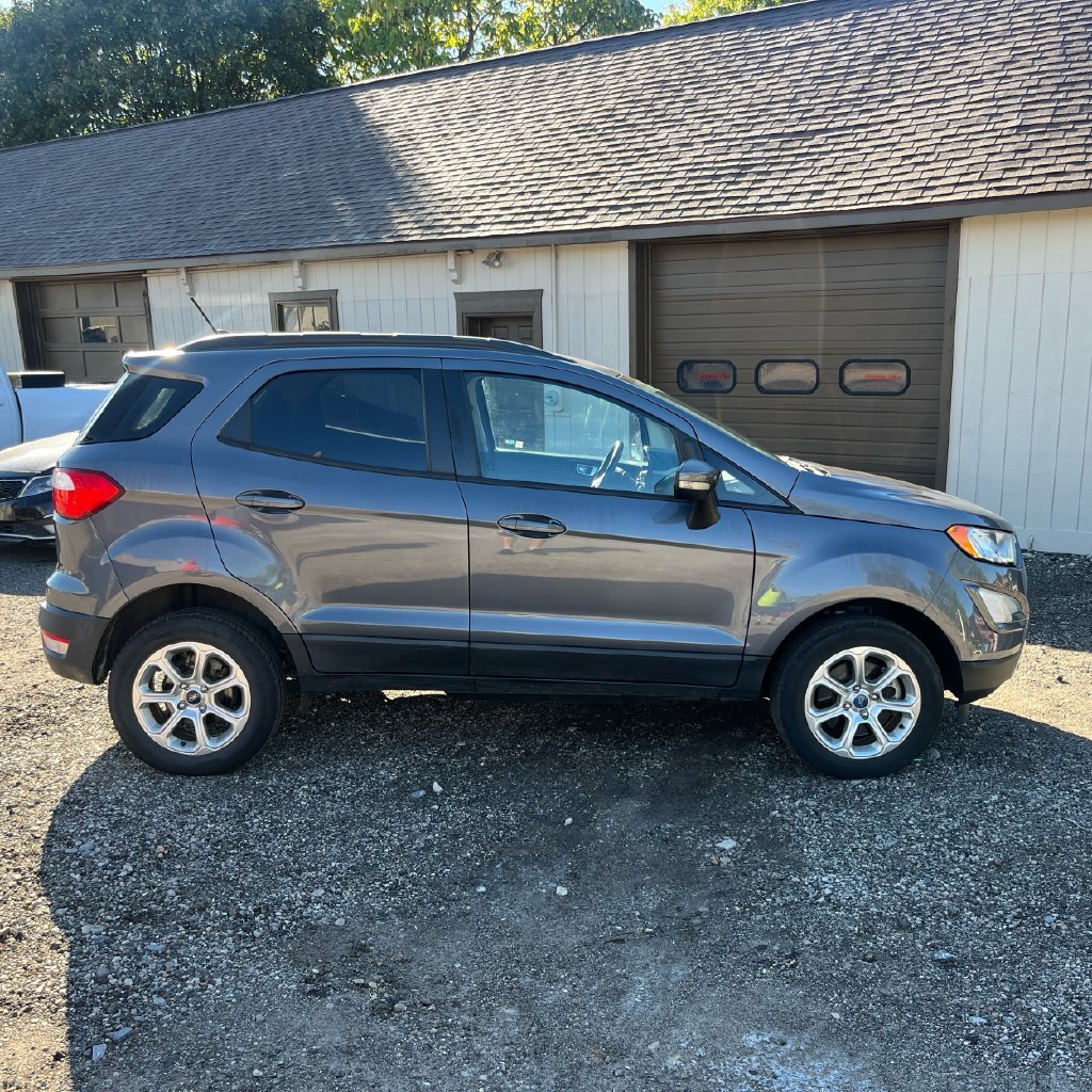 Used 2018 Smoke Metallic Ford SE image 2