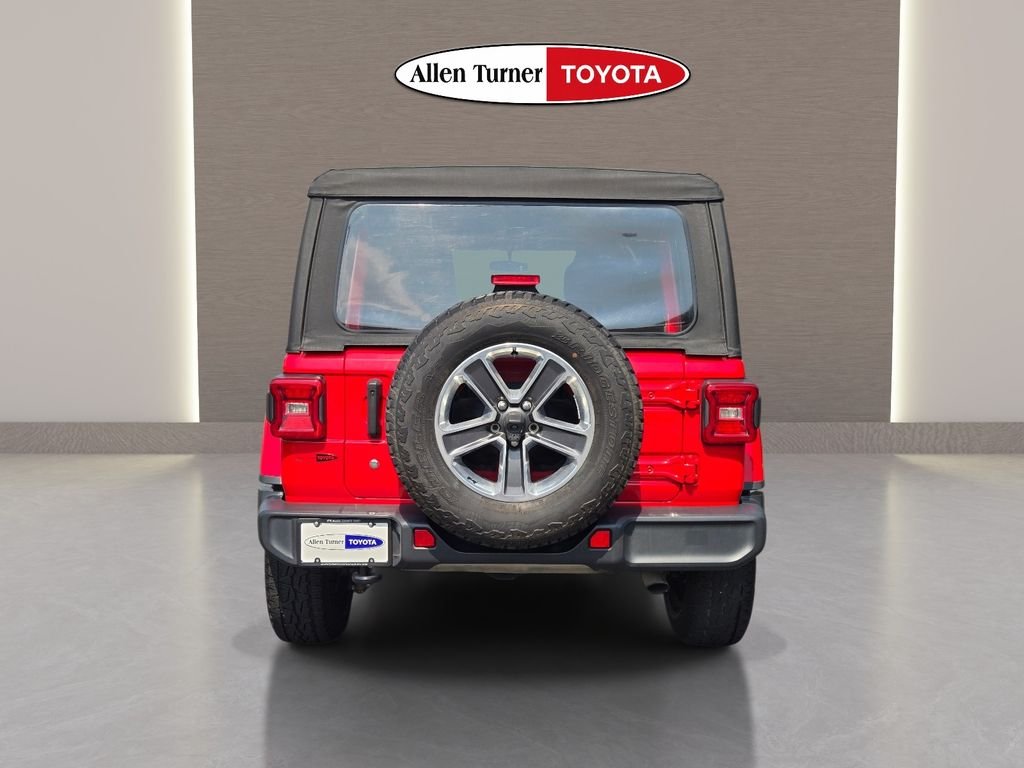 Used 2018 Red Jeep Unlimited Sahara image 8