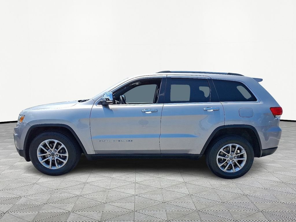 Used 2015 Silver Jeep Limited image 4