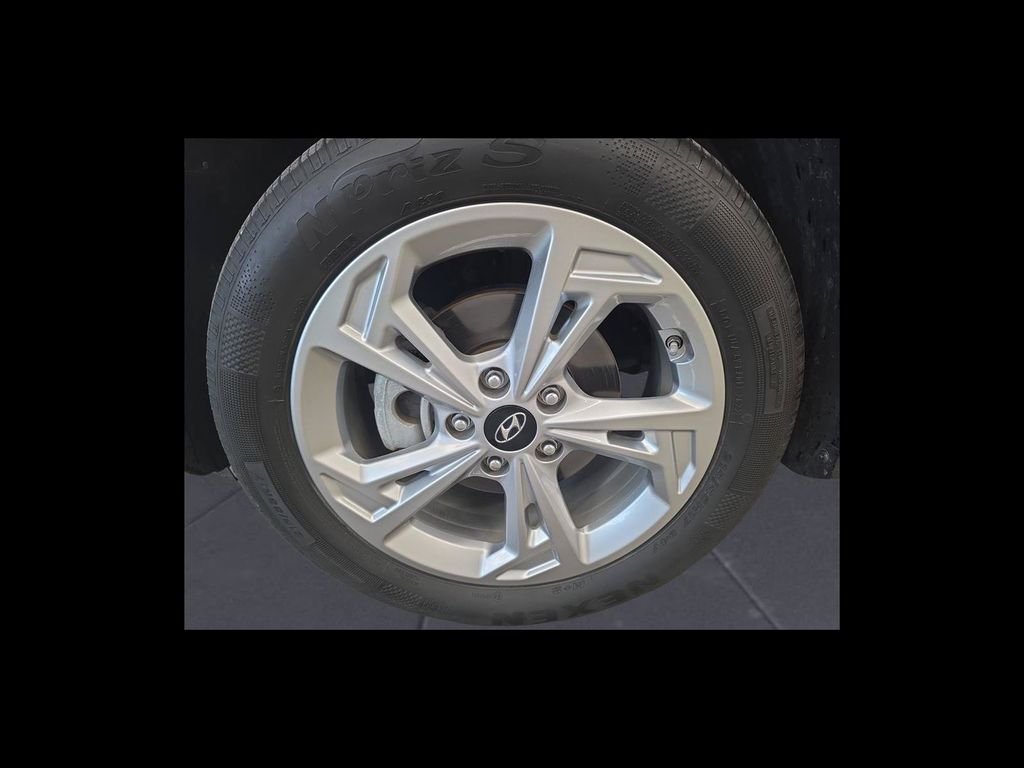 Used 2023 Red Hyundai SEL image 10