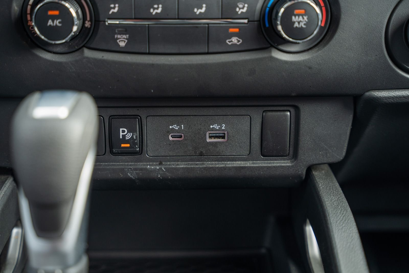 Used 2025 Green Nissan SV image 29