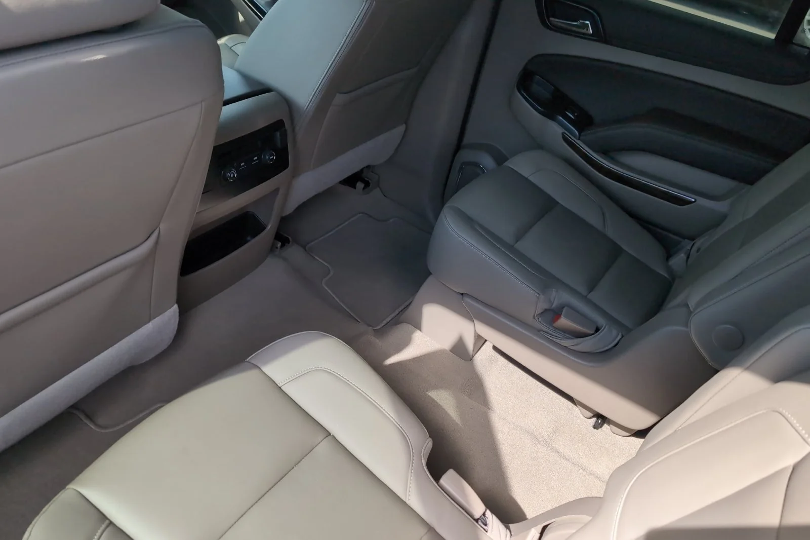 Used 2020 SIREN RED TINTCOAT Chevrolet LT image 13