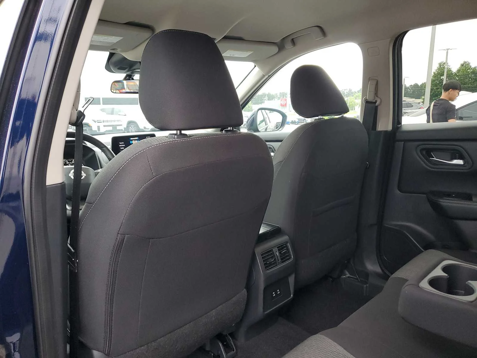 Used 2025 Deep Ocean Blue Pearl Nissan SV image 9