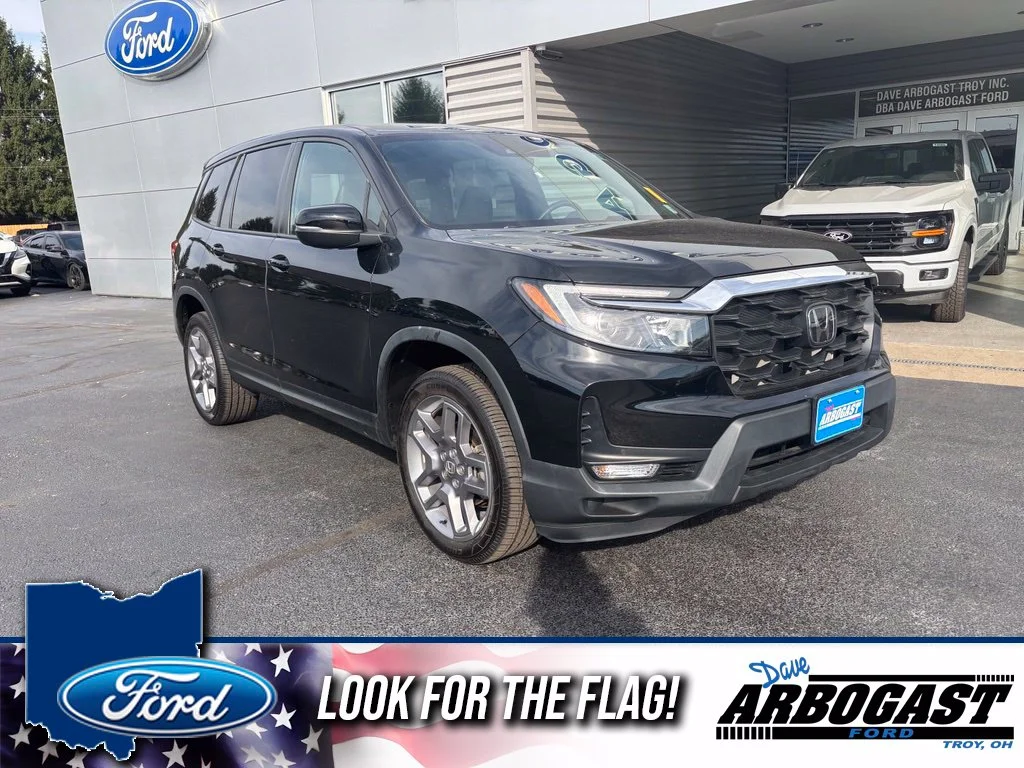 Used 2023 Black Honda EX-L image 1