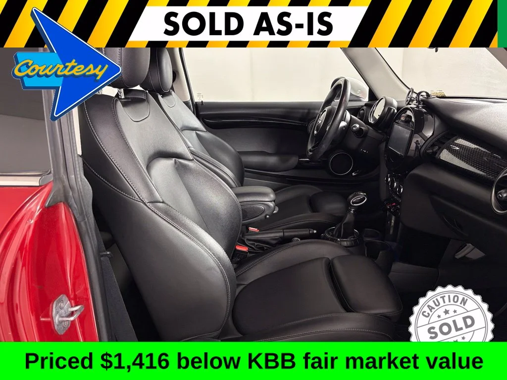 Used 2015 Red MINI Base image 34