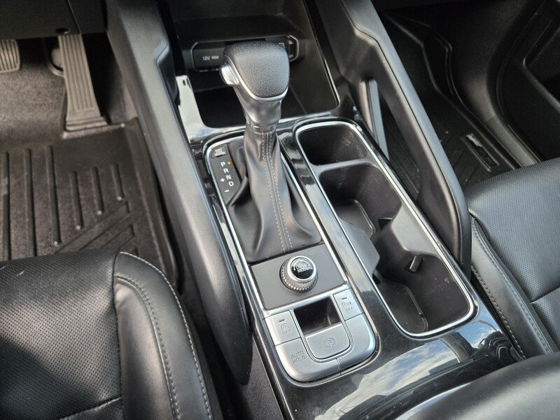 Used 2020 Silver Kia LX image 23