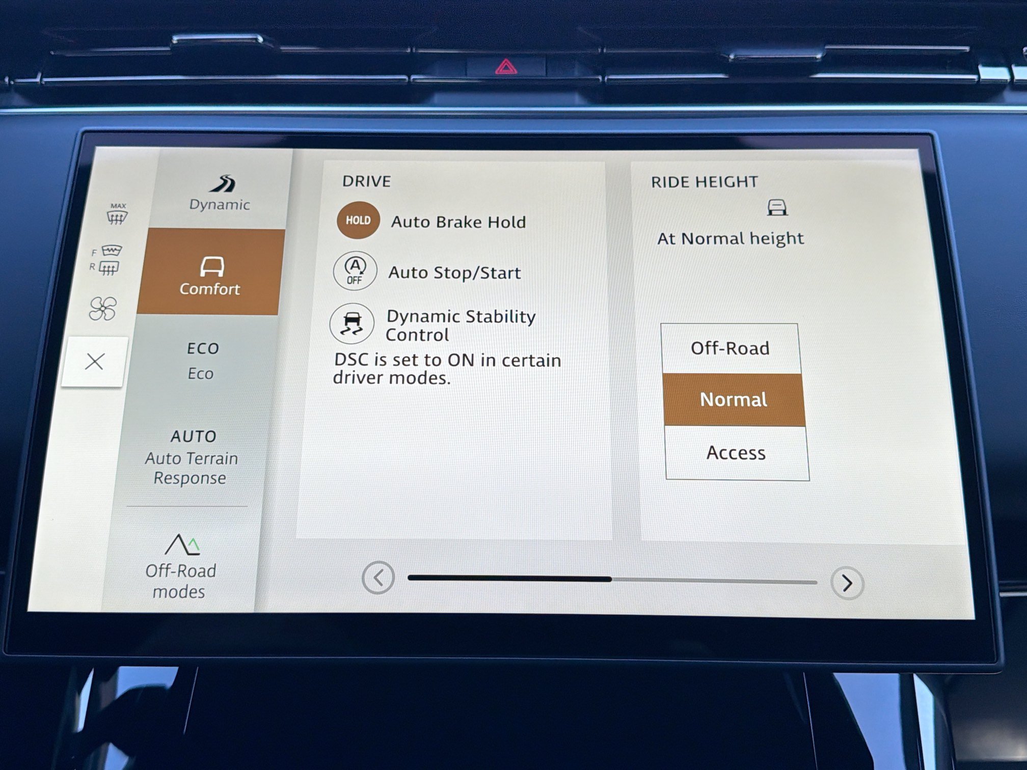 New 2027 Santorini Black Land Rover SE image 31