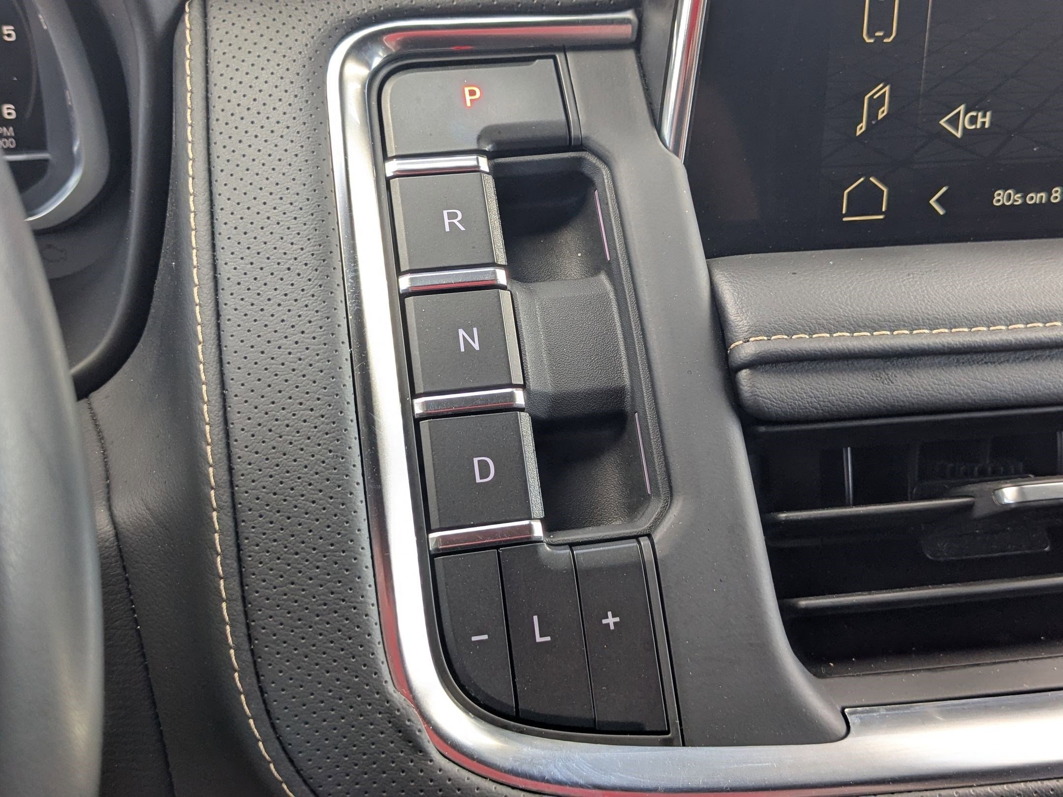 Used 2023 Sterling Metallic GMC SLT image 24