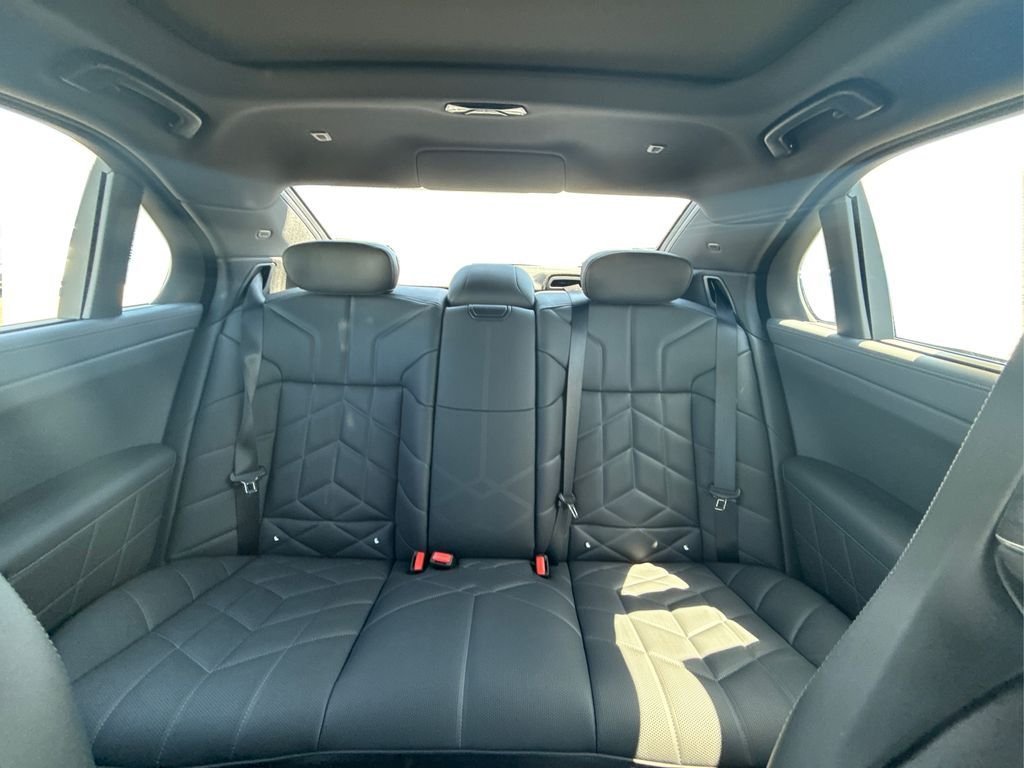 New 2026 Black BMW 750e xDrive image 20