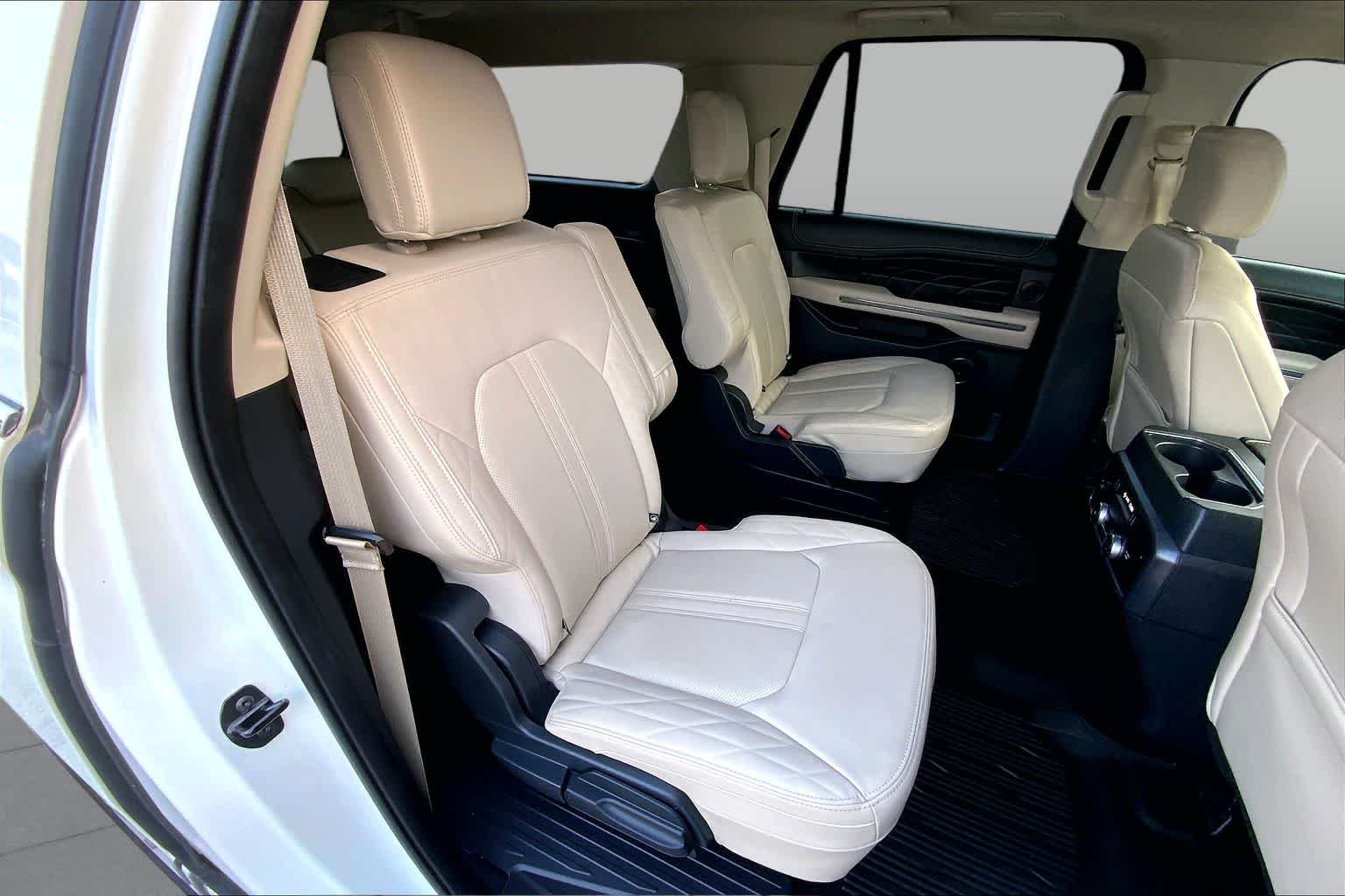 Used 2023 Star White Metallic Tri-Coat Ford Platinum image 40