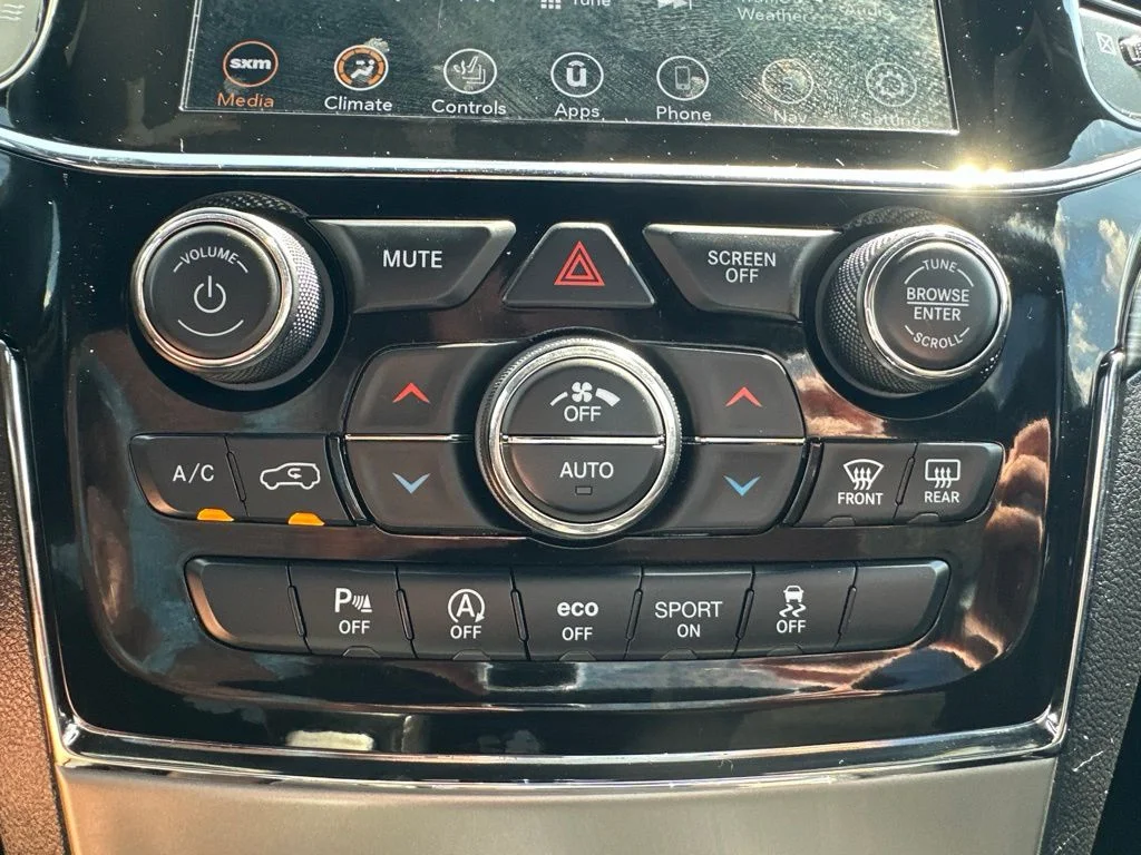 Used 2021 Black Jeep Laredo X image 35
