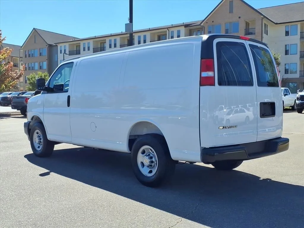 2026 Chevrolet Express Cargo Work Van - Photo 27