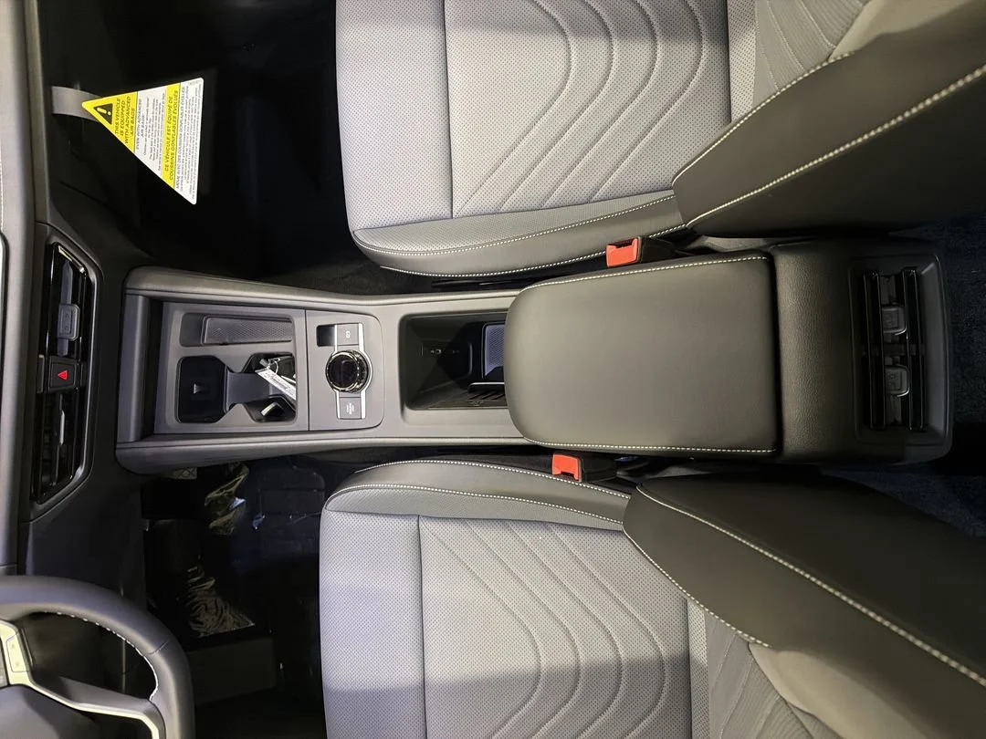 New 2026 Pure White Volkswagen SE image 23