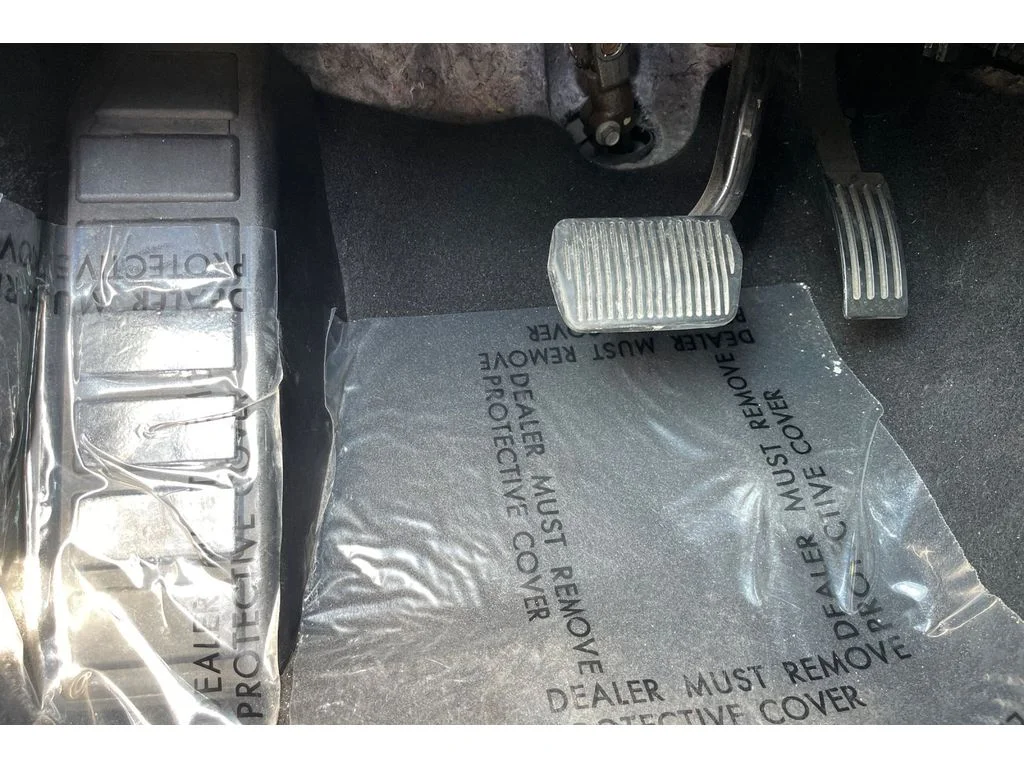 Used 2022 ICONIC SILVER Ford SE image 40