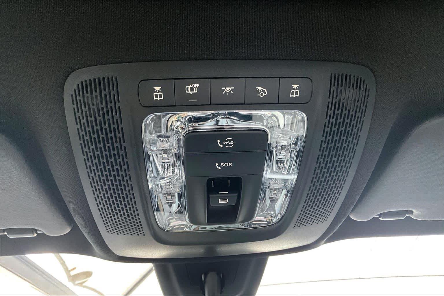 New 2023 Mountain Grey Metallic Mercedes-Benz GLB 250 image 35