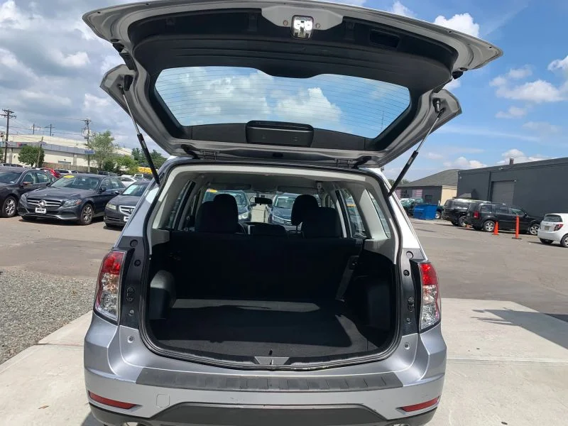 Used 2012 Silver Subaru 2.5X Sport Utility 4D image 40