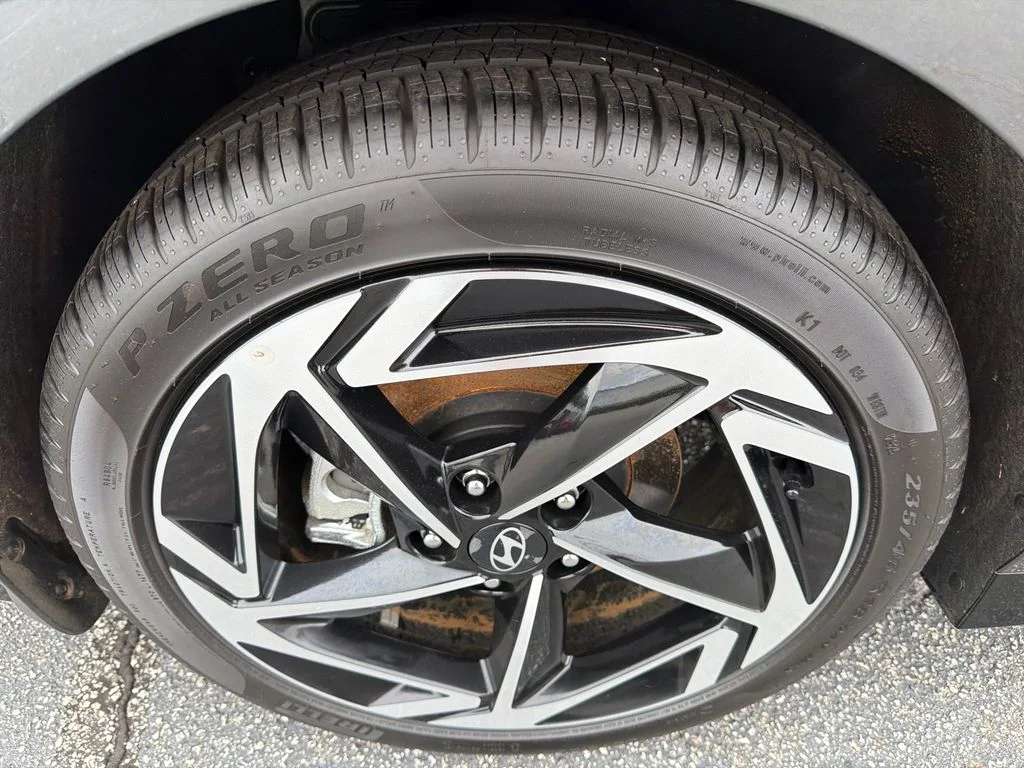 Used 2026 Gray Hyundai SEL Sport image 17