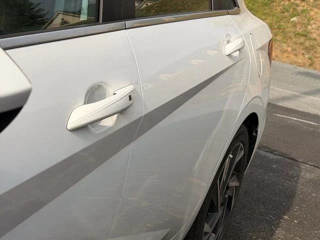 Used 2024 White Hyundai SEL image 22