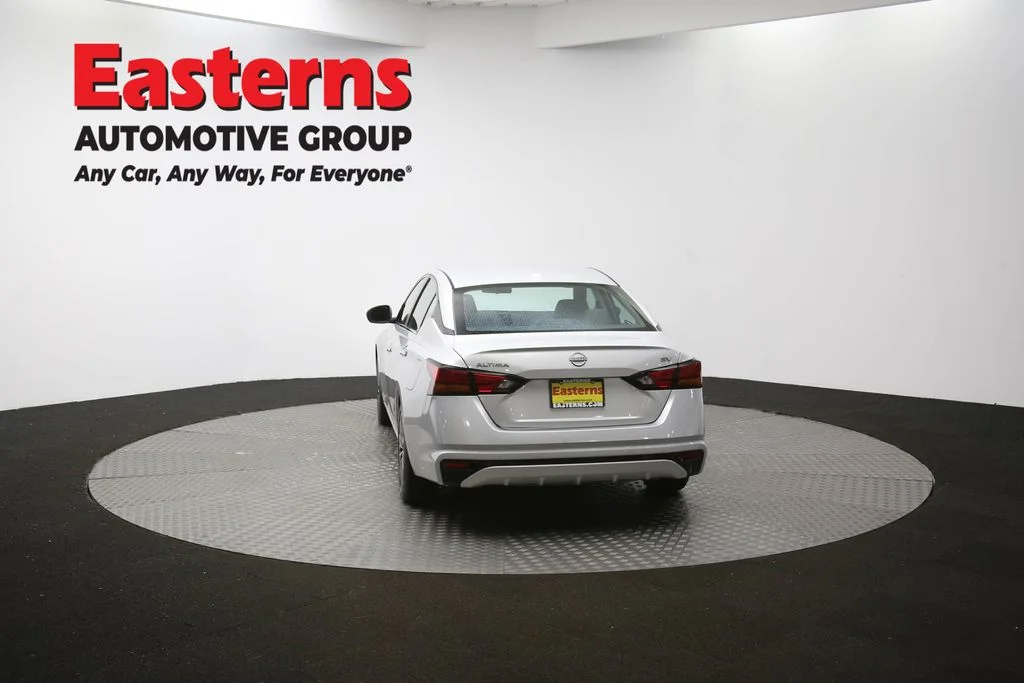 Used 2023 Silver Nissan 2.5 SR image 37