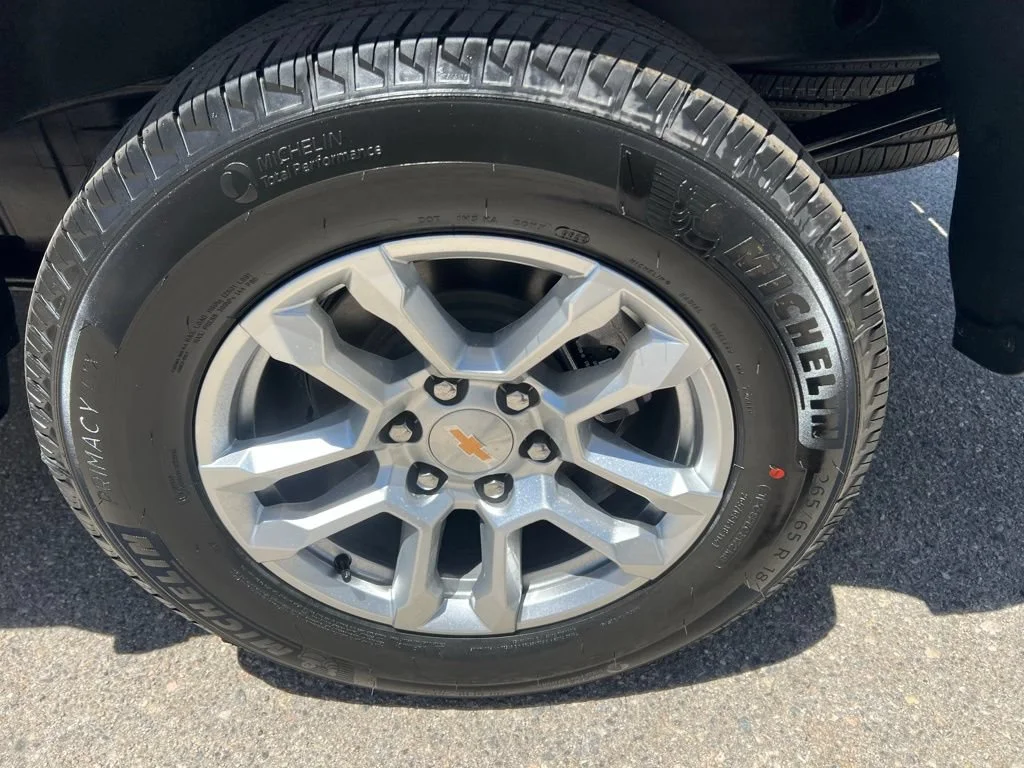 New 2026 Summit White Chevrolet LT image 31