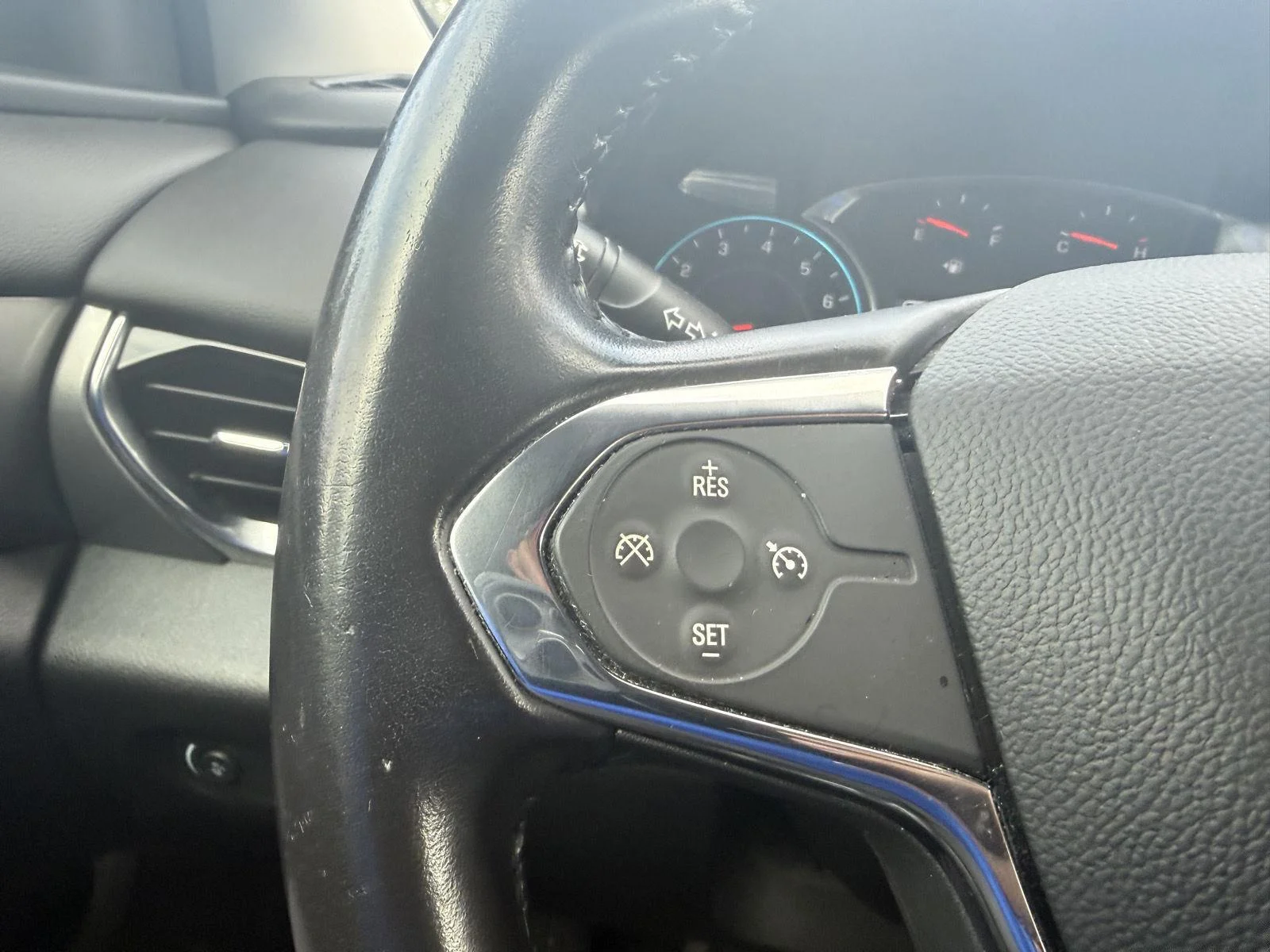 Used 2019 MOSAIC BLACK METALLIC Chevrolet LT Cloth image 17
