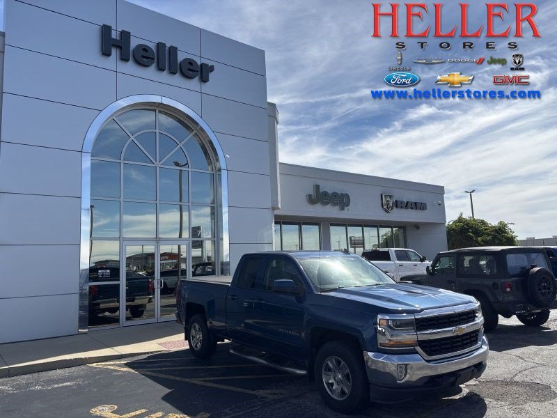 Used 2018 Deep Ocean Blue Metallic Chevrolet LT image 1
