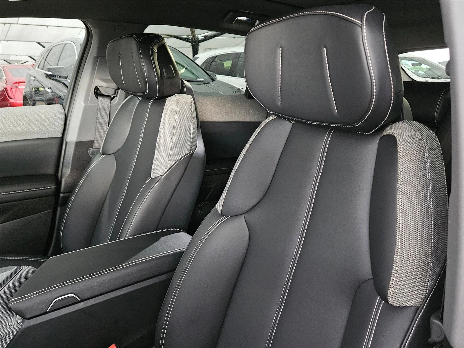 2026 Cadillac OPTIQ Luxury - Photo 10