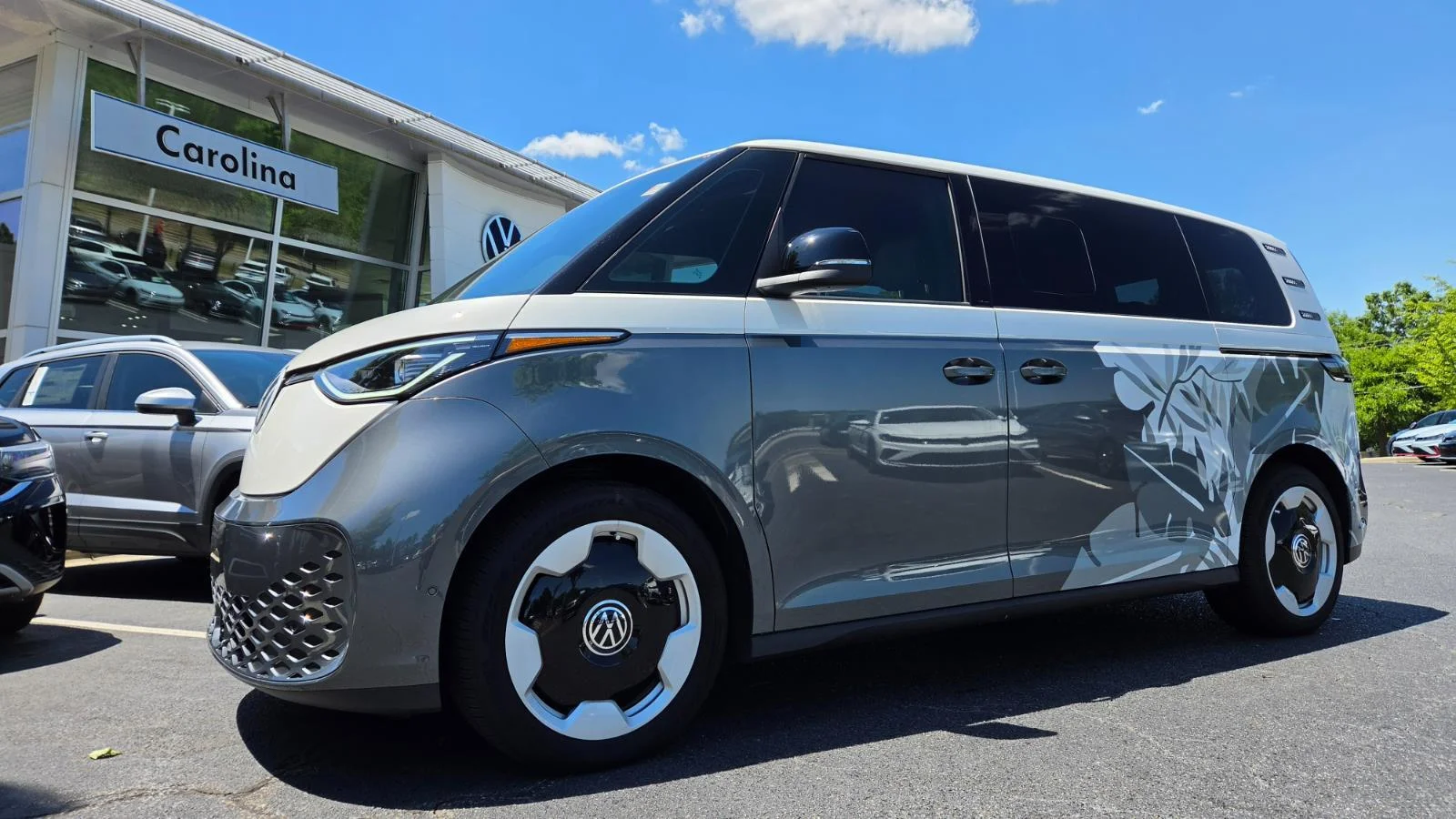 2025 Volkswagen ID. Buzz Pro S's photo