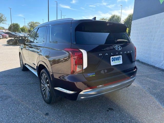 Used 2024 Sierra Burgundy Hyundai Calligraphy image 3