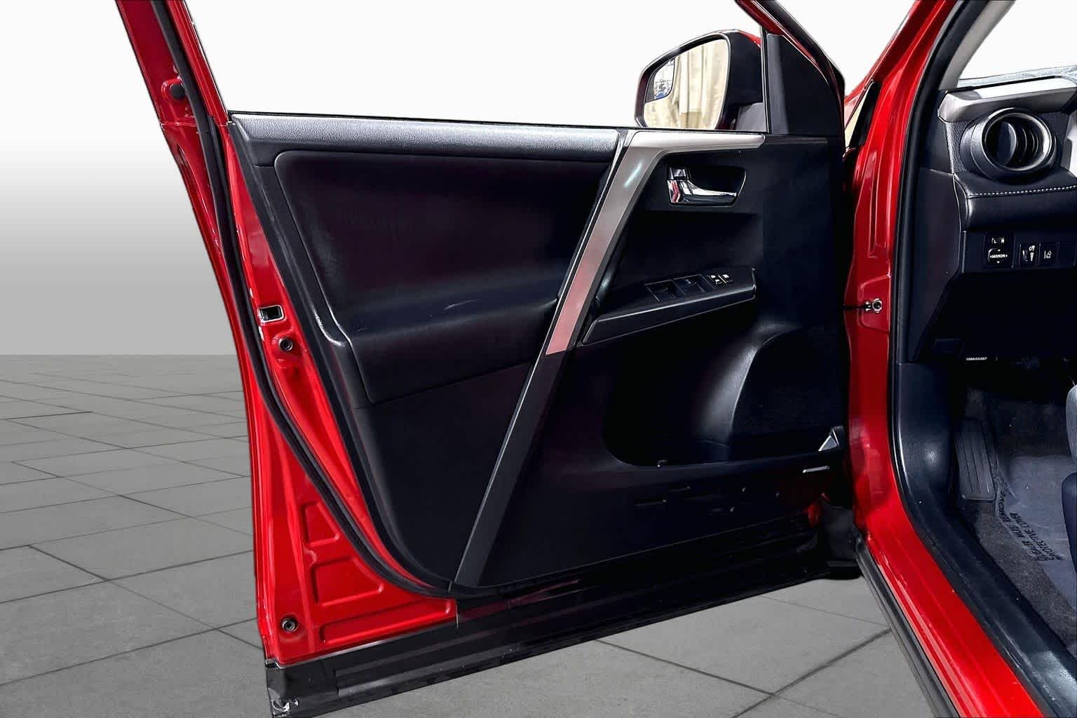 Used 2017 Barcelona Red Metallic Toyota XLE image 21