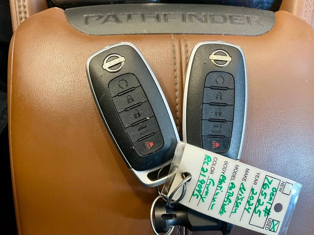 Used 2024 Gray Nissan Platinum image 21