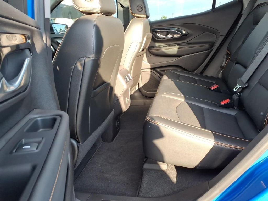 Used 2024 Riptide Metallic GMC AT4 image 5