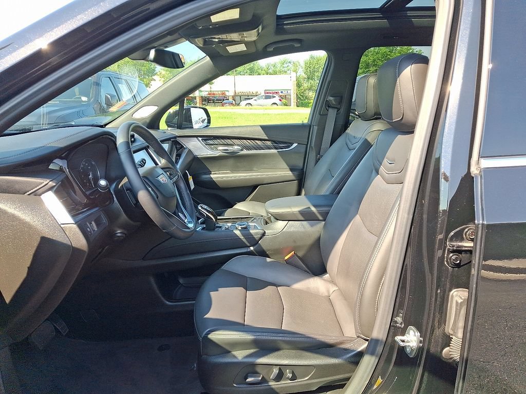 Certified Used 2024 Stellar Black Metallic Cadillac Premium Luxury image 14