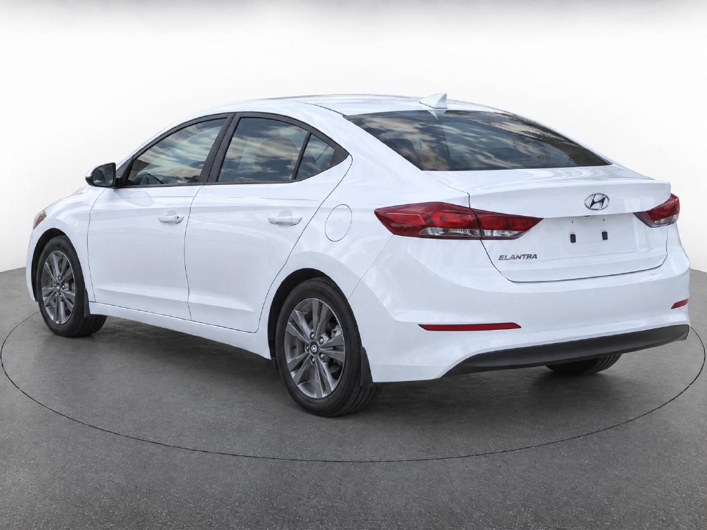 Used 2018 White Hyundai SEL image 3