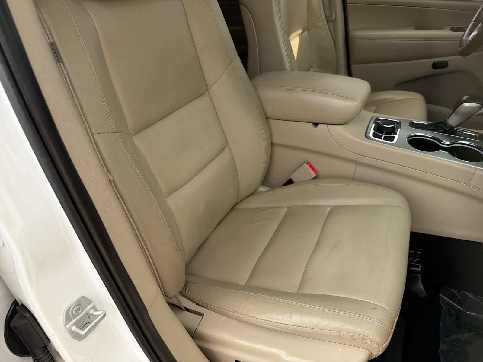 Used 2020 Bright White Clearcoat Jeep Limited image 23
